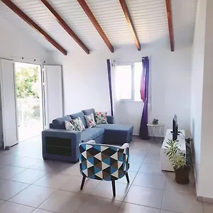  Hébergement de vacances Petit Coin De Paradis A